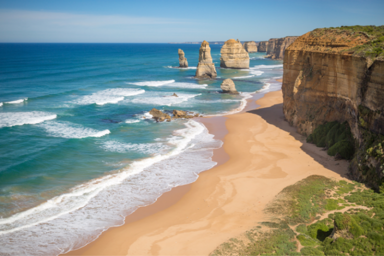 australia coastline with mountains